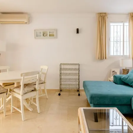 Confortable Urbanizacion El Paraiso * エステポナ