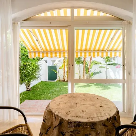 Confortable Urbanizacion El Paraiso アパート *