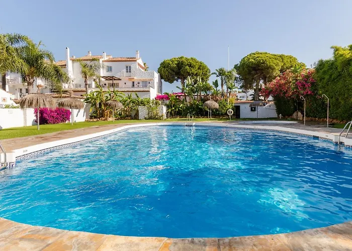 Confortable Urbanizacion El Paraiso * Εστεπόνα