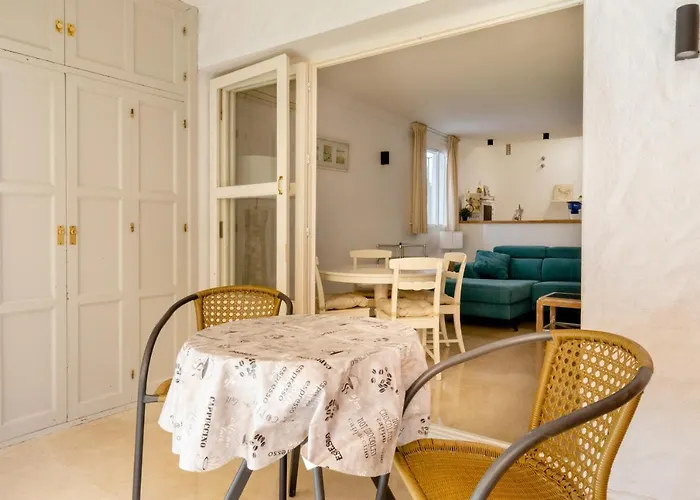 Confortable Urbanizacion El Paraiso 아파트